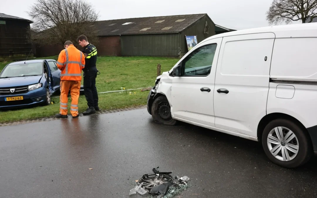 Automobiliste gewond na botsing op Hoornse Bulten in Nooitgedacht